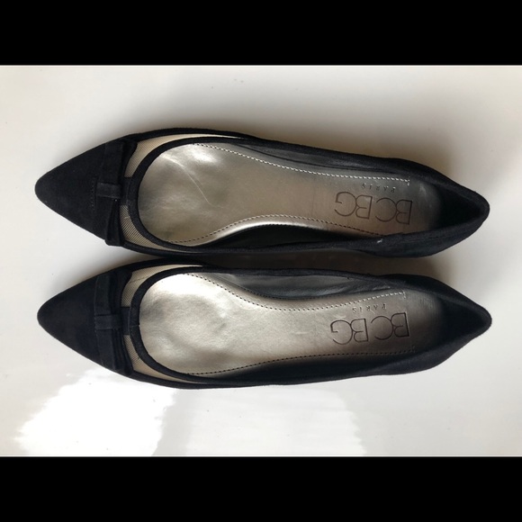 BCBG Black Vegan Suede Flats NIB - Picture 2 of 6